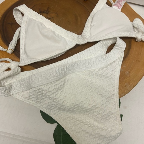 Xhiliration Scalloped Scaled 2 Piece Bikini Set - Picture 3 of 6